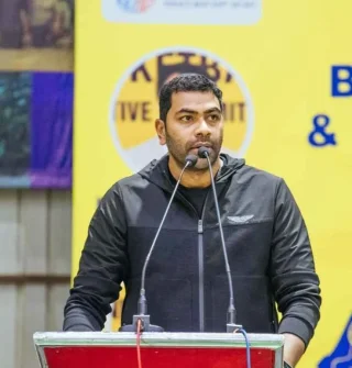Aadhav Arjuna height profile photo