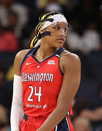 Aaliyah Edwards height profile photo