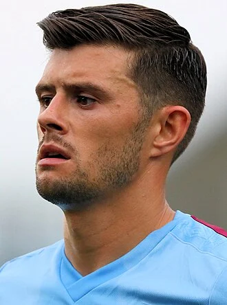 Aaron Cresswell height profile photo
