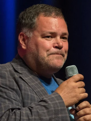 Aaron Douglas (actor) height profile photo