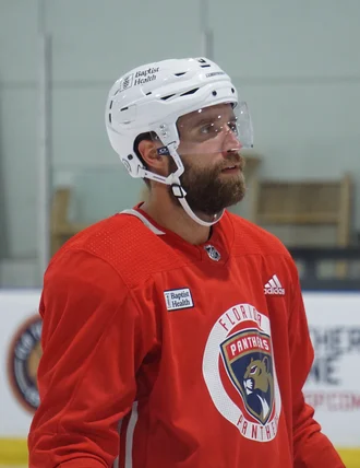 Aaron Ekblad height profile photo