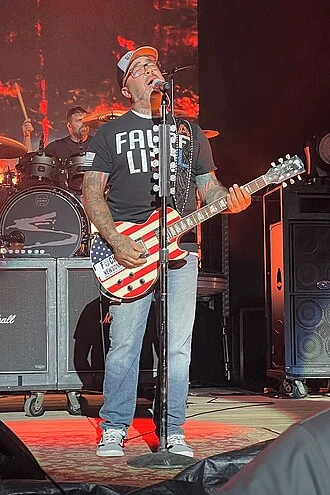 Aaron Lewis height profile photo