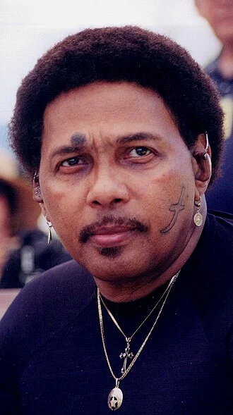 Aaron Neville height profile photo