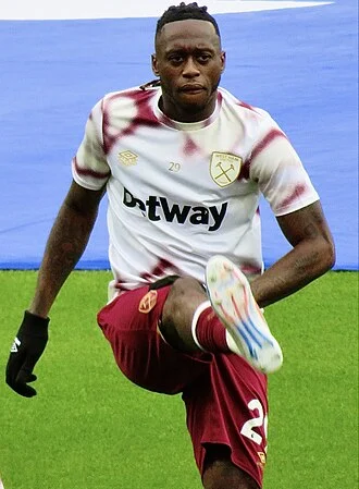 Aaron Wan-Bissaka height profile photo