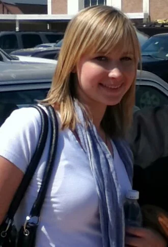 Abby Sunderland height profile photo