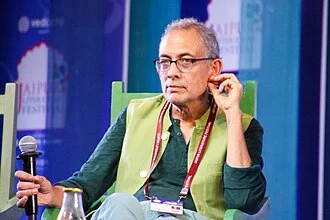 Abhijit Banerjee height profile photo