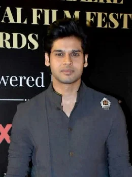 Abhimanyu Dassani height profile photo