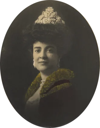 Abigail Campbell Kawānanakoa height profile photo
