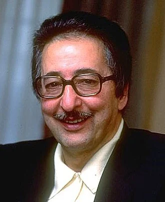 Abolhassan Banisadr height profile photo