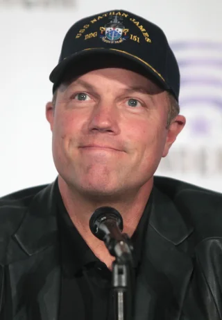 Adam Baldwin height profile photo