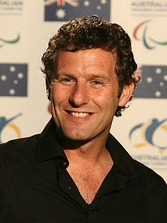 Adam Hills height profile photo