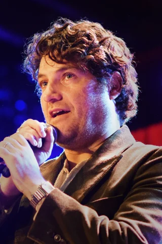 Adam Pally height profile photo