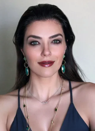 Adrianne Curry height profile photo
