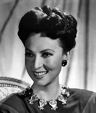 Agnes Moorehead height profile photo
