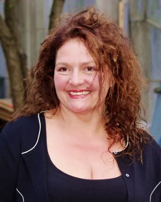 Aida Turturro height profile photo