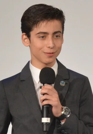 Aidan Gallagher height profile photo