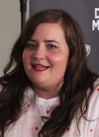 Aidy Bryant height profile photo