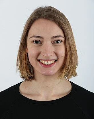 Aileen Frisch height profile photo