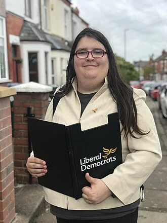Aimee Knight height profile photo