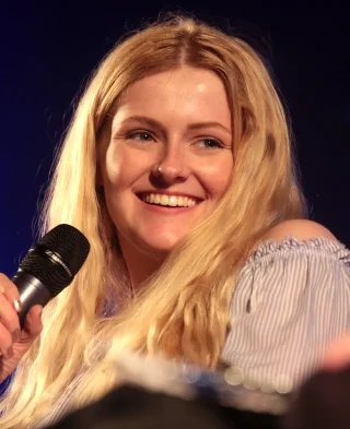 Aimee Richardson height profile photo