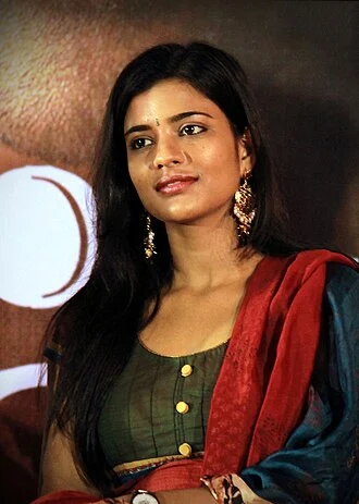 Aishwarya Rajesh height profile photo