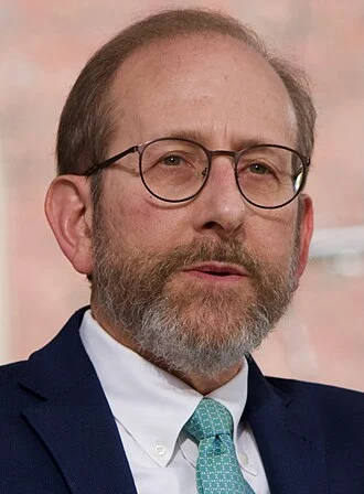 Alan Garber height profile photo