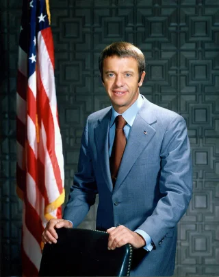 Alan Shepard height profile photo