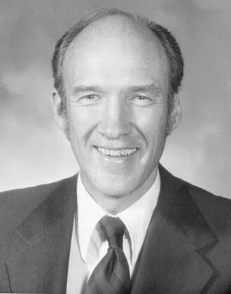 Alan Simpson (American politician) height profile photo