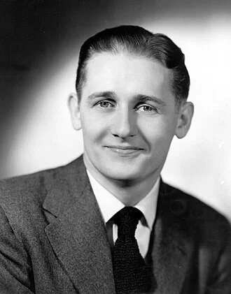 Alan Young height profile photo