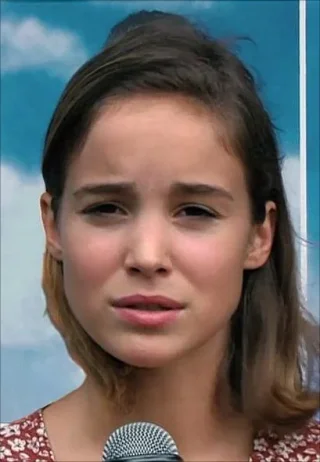 Alba Baptista height profile photo