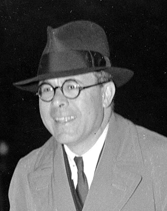 Albert Levitt height profile photo
