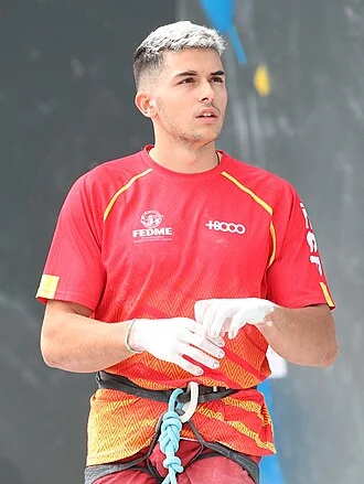 Alberto Ginés height profile photo