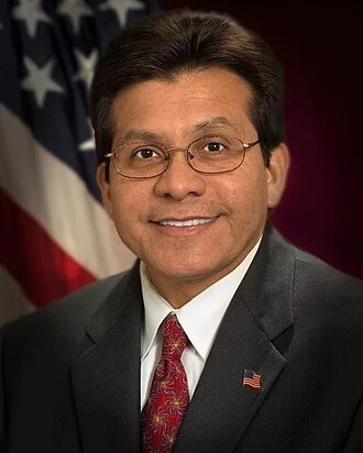Alberto Gonzales height profile photo