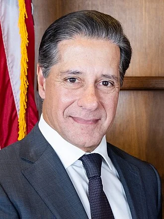 Alberto M. Carvalho height profile photo