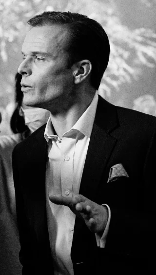 Alec Newman height profile photo
