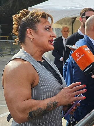 Alejandra Oliveras height profile photo