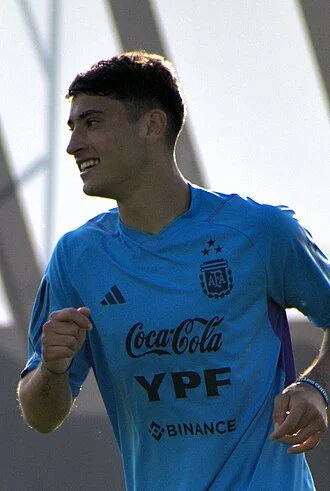 Alejo Véliz (footballer) height profile photo