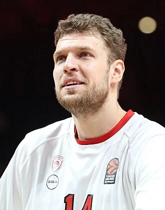 Aleksandar Vezenkov height profile photo