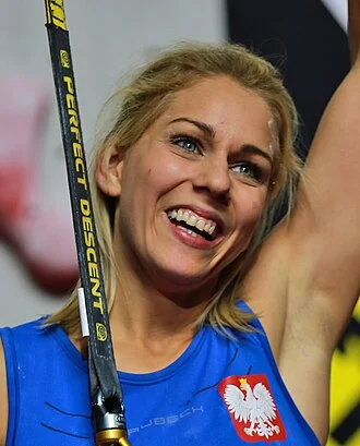 Aleksandra Mirosław height profile photo