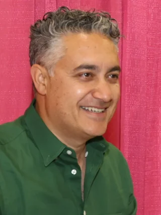 Alessandro Juliani height profile photo