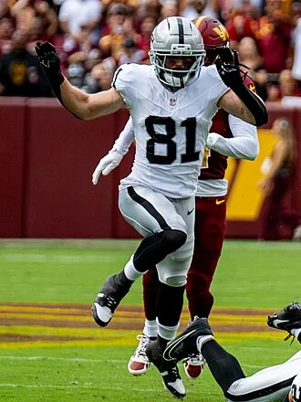 Alex Bachman height profile photo