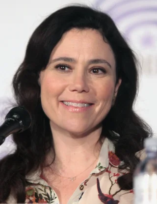 Alex Borstein height profile photo