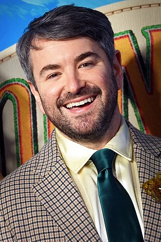 Alex Brightman height profile photo