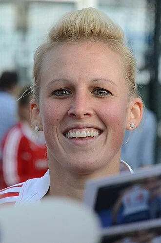 Alex Danson height profile photo