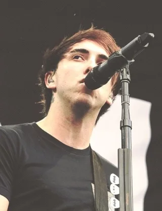 Alex Gaskarth height profile photo