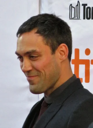 Alex Hassell height profile photo