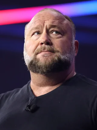 Alex Jones height profile photo
