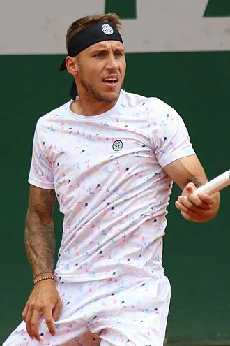 Alex Molčan height profile photo