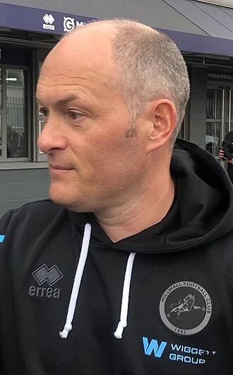Alex Neil (footballer) height profile photo