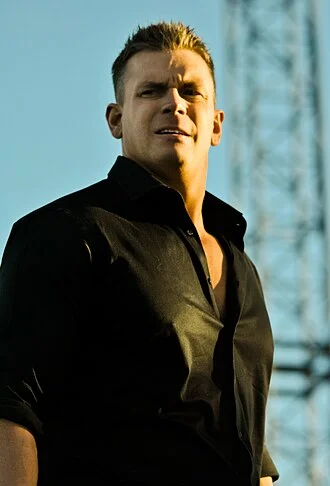 Alex Riley height profile photo